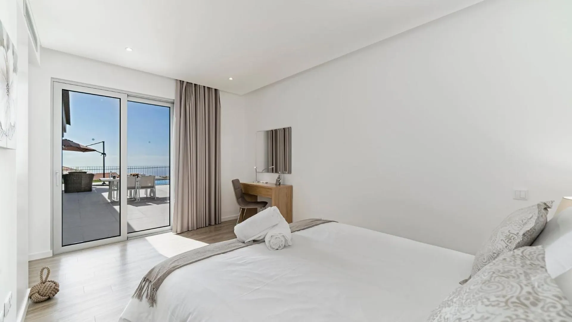 Luxury Calheta Villa Casa Calheta Heights 3 Bedrooms Stunning Sea Views Contemporary Design
