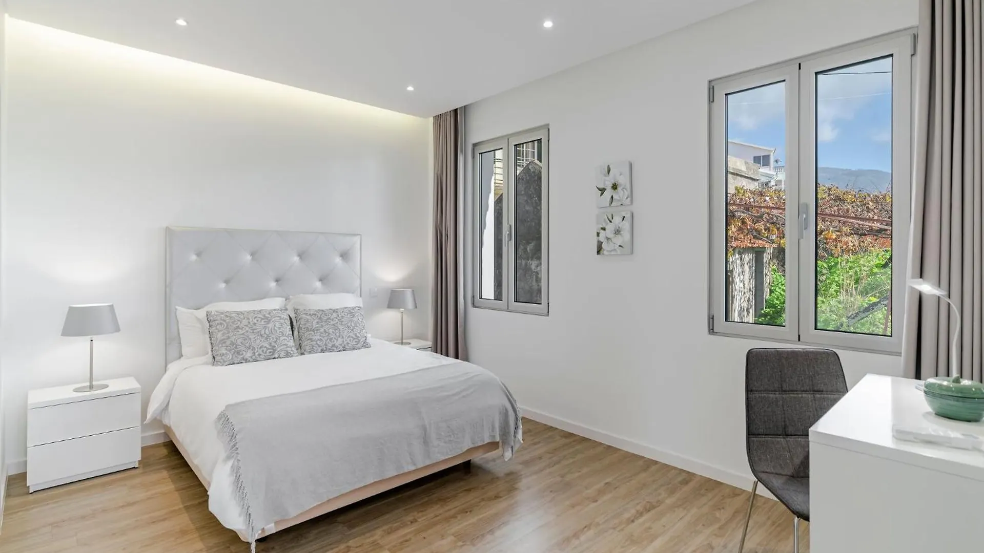Luxury Calheta Villa Casa Calheta Heights 3 Bedrooms Stunning Sea Views Contemporary Design  칼례타